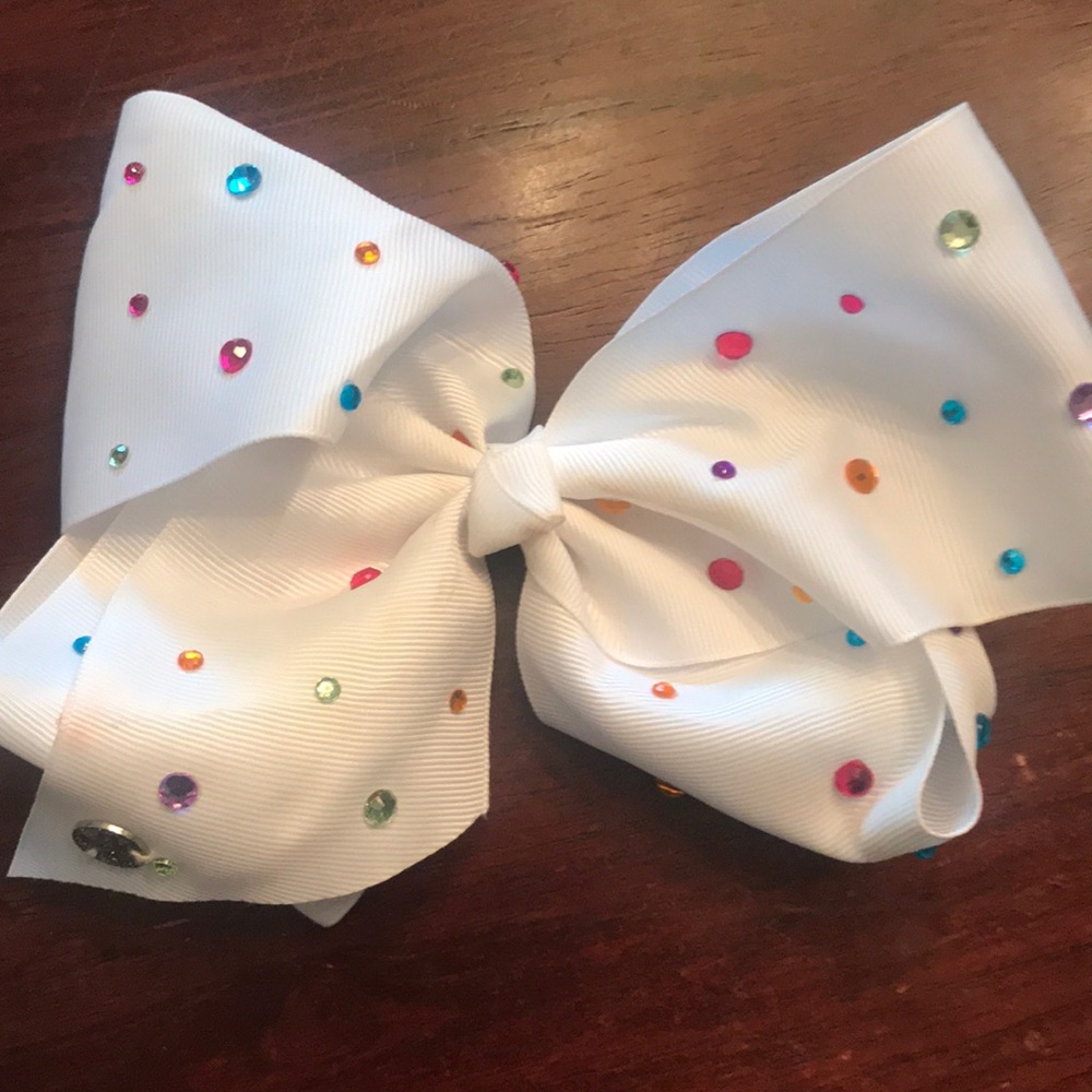 White jeweled Jojo bow